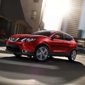2019-Nissan-Rogue-Sport-driving-in-the-city