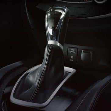 2019-Nissan-Rogue-Sport-gearshifter