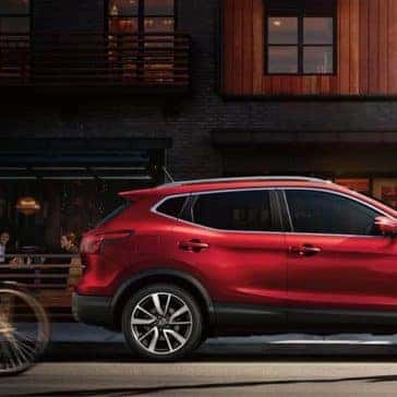 2019-Nissan-Rogue-Sport-parked-passenger-side