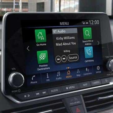 2020-nissan-altima-touchscreen-display