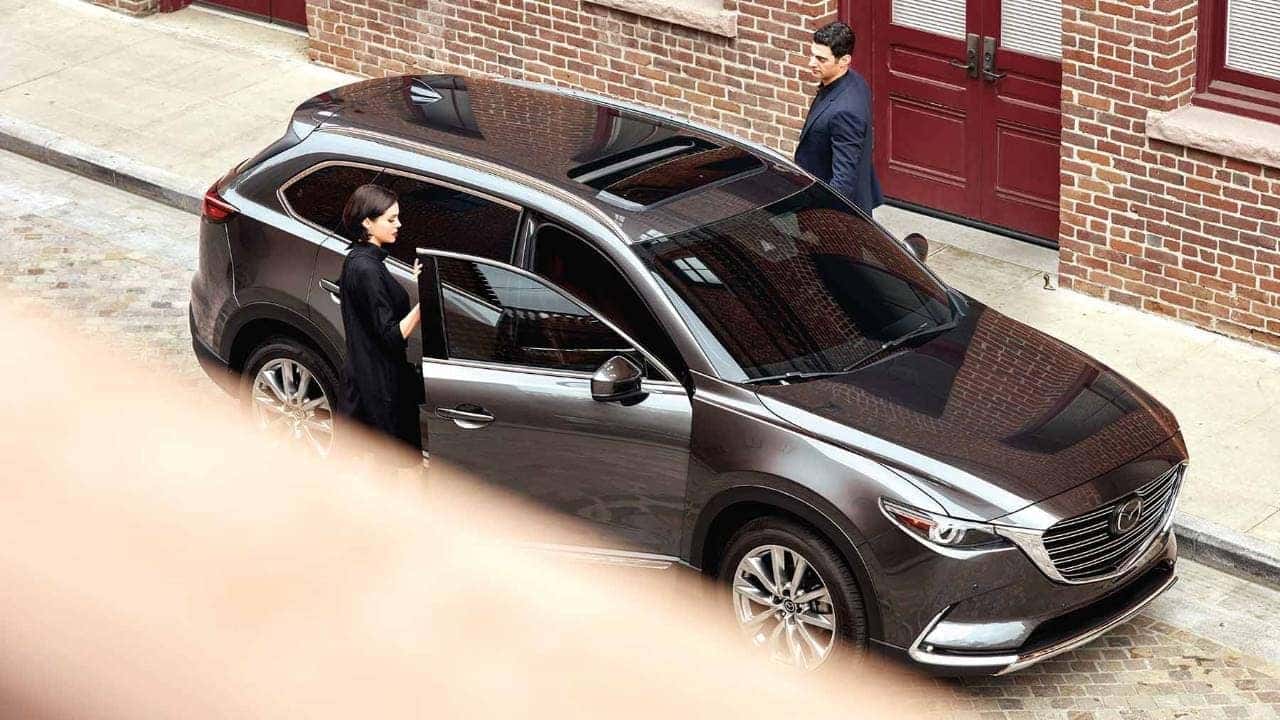 2019 Mazda CX-9 Parked in the city