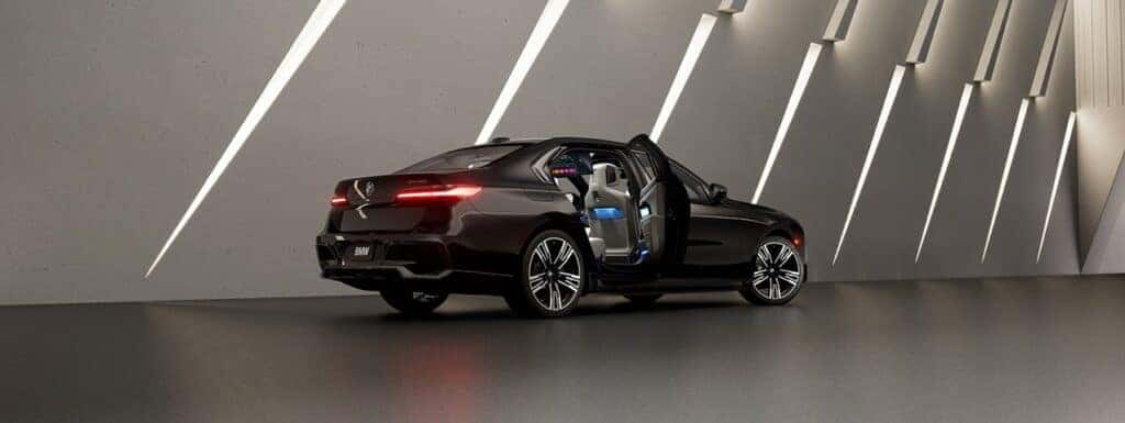 Exterior of a black BMW i7 near Tampa