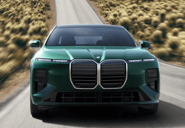 Green 2027 BMW Series 7