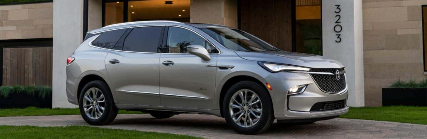 2022 Buick Enclave Avenir side view