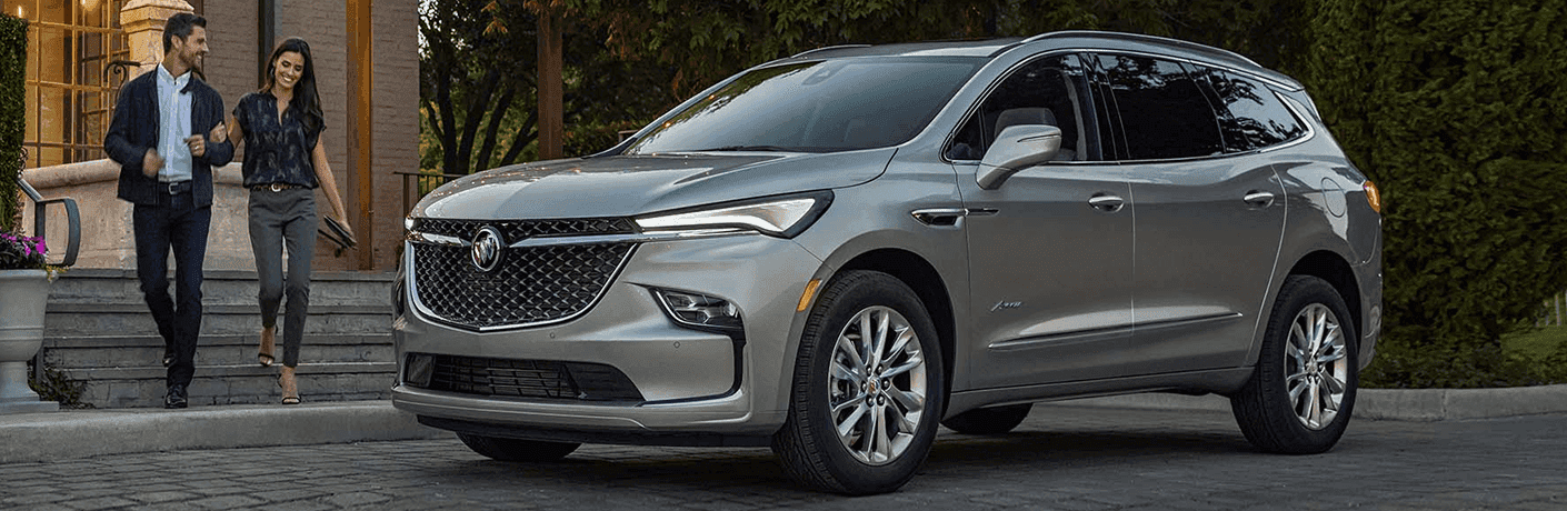 2023 Buick Eclave Avenir side view