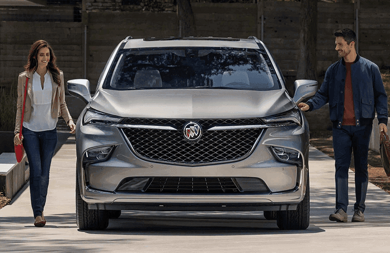 2023 Buick Enclave Avenir front view
