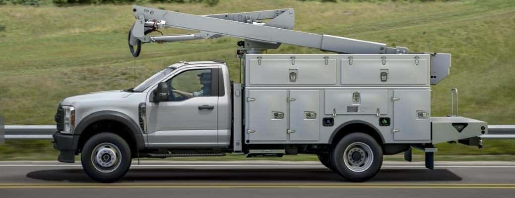 2023 Ford F-550 Super Duty side view