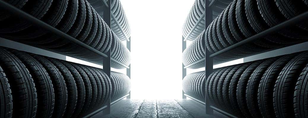 Walls of vehicle tires with a column of light in between