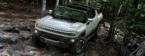 2022 GMC Hummer EV front view