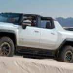 2022-GMC-Hummer-EV-going-on-the-sand_o