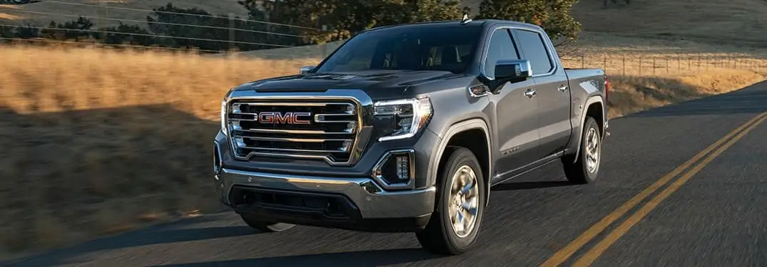 What is the estimated fuel economy of the 2021 GMC Sierra 1500?