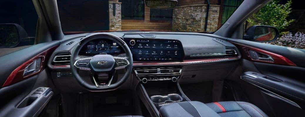 The interior of the 2024 Chevy Traverse RS trim.