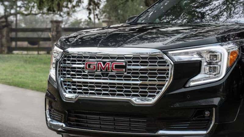 The front grille of the 2023 GMC Terrain.
