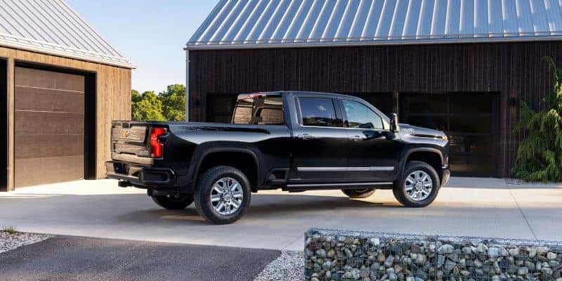 The 2024 Chevy Silverado 2500 HD in side view. 