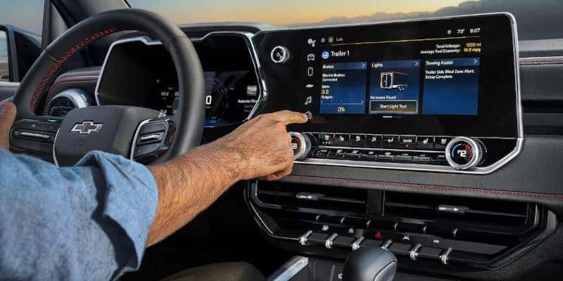 The infotainment system in the 2024 Chevy Colorado near Kennesaw, GA.