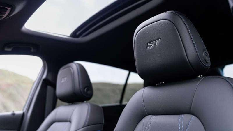 The seatbacks and moonroof in the 2025 Buick Envista ST.