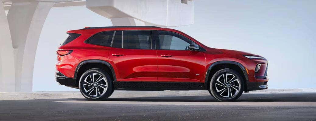 An exterior side view of the 2025 Buick Enclave