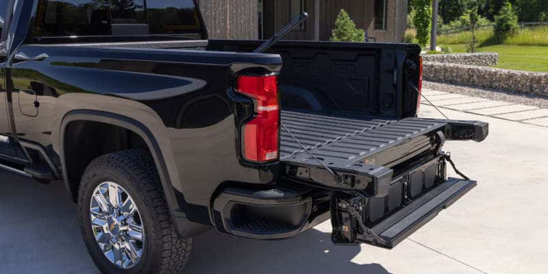 The multi-flex tailgate of the Silverado 2500 HD.