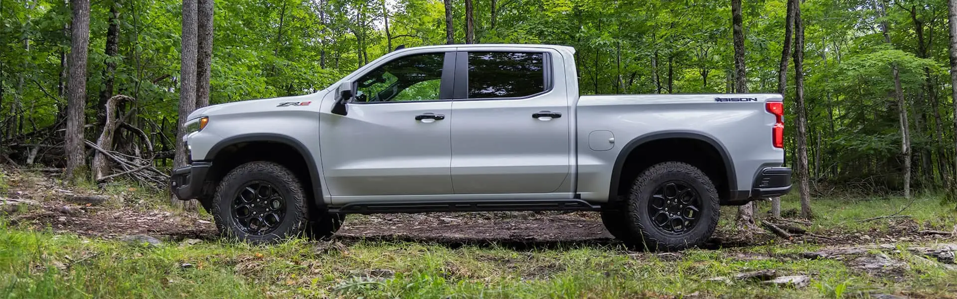 2023 chevy silverado z71 blanco