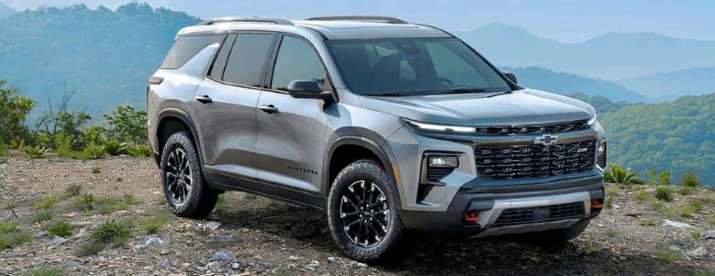 2024 Chevrolet Traverse Z71 front view in front of mountains