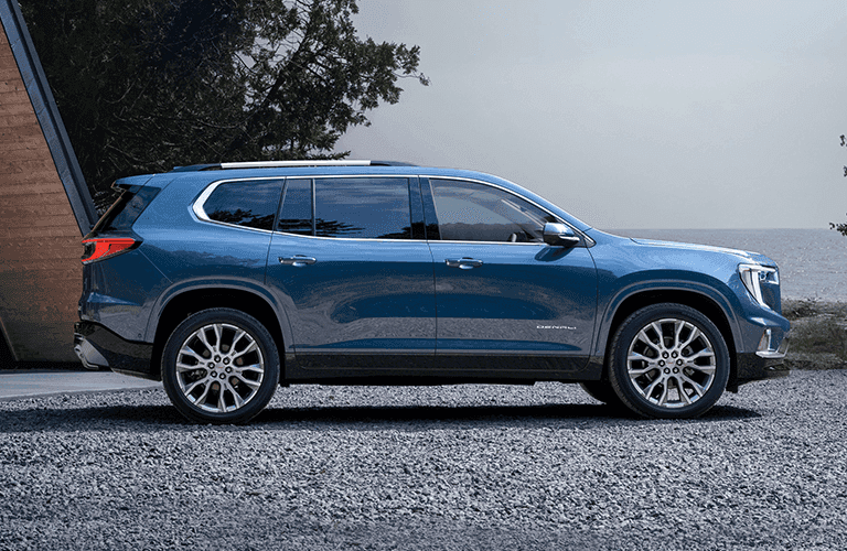 2024 GMC Acadia Denali side view