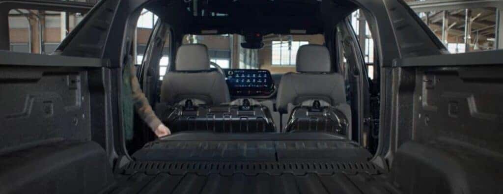 2024 Chevrolet Silverado EV Midgate down image