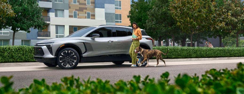 A side view of the 2025 Chevy Blazer EV.