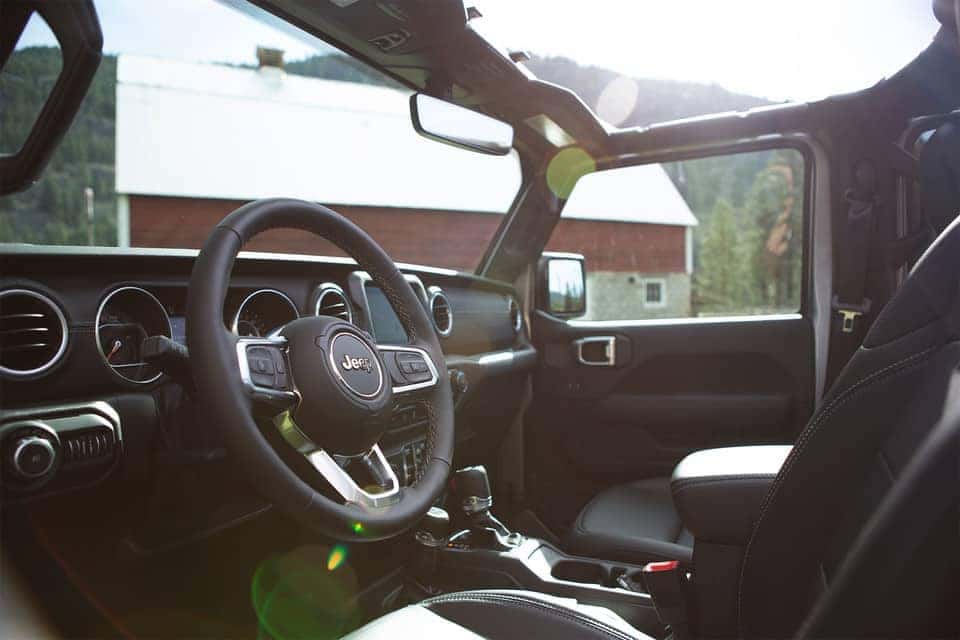 2019 Jeep Wrangler cockpit