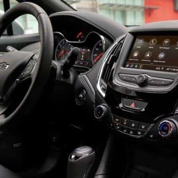 interior dash of 2019 Chevrolet Cruze