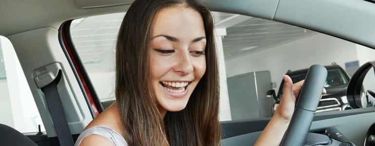 woman buying a car