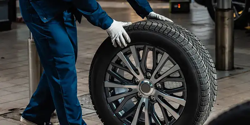 Chrysler Dodge Jeep RAM Tire Service at Oxmoor Chrysler Dodge Jeep Ram near St. Matthews