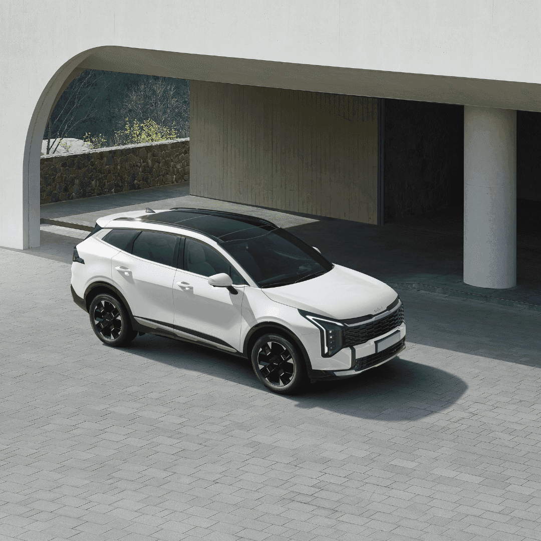 used-Kia-Sportage-Fishers-IN - white Kia Sportage