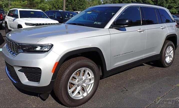 2025 Jeep Grand Cherokee Laredo X 4x4- Lease for $345/month!*