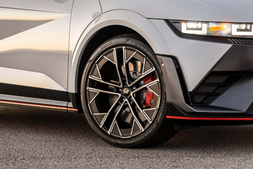 2025 Hyundai IOIQ 5 N and red brembo brakes