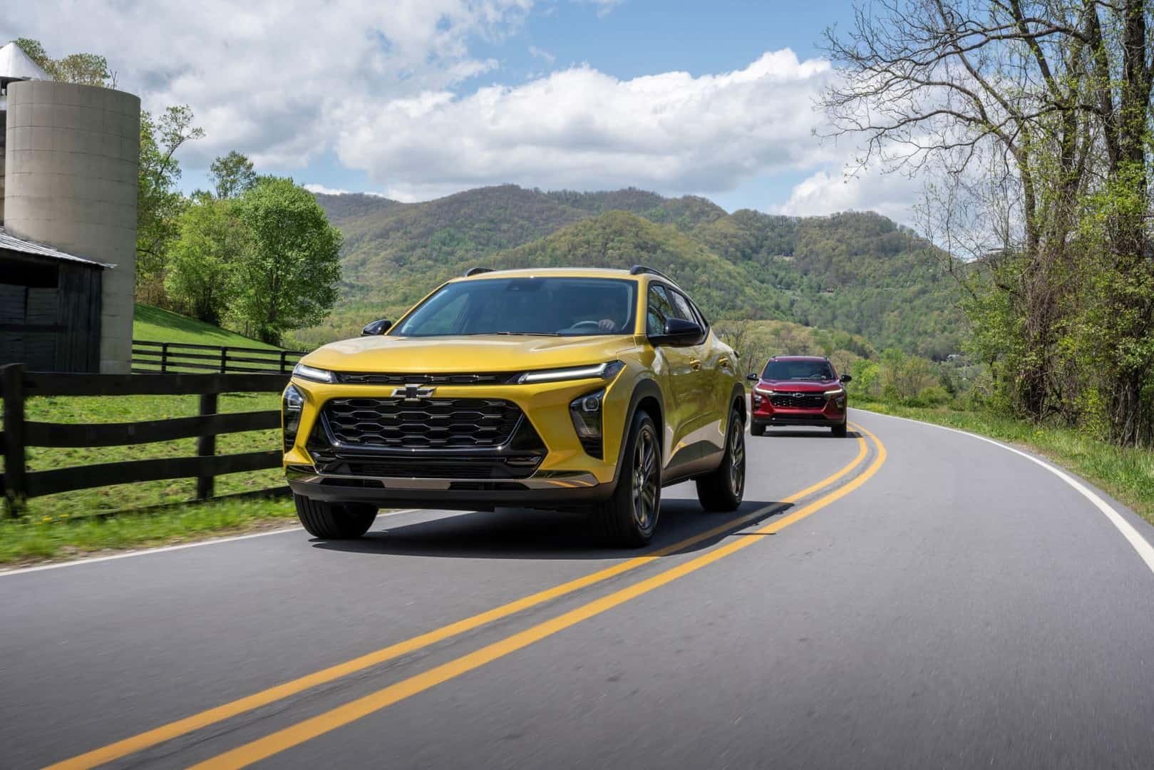 2024 Chevrolet Trax ACTIV Nitro Yellow Metallic and Crimson Metallic