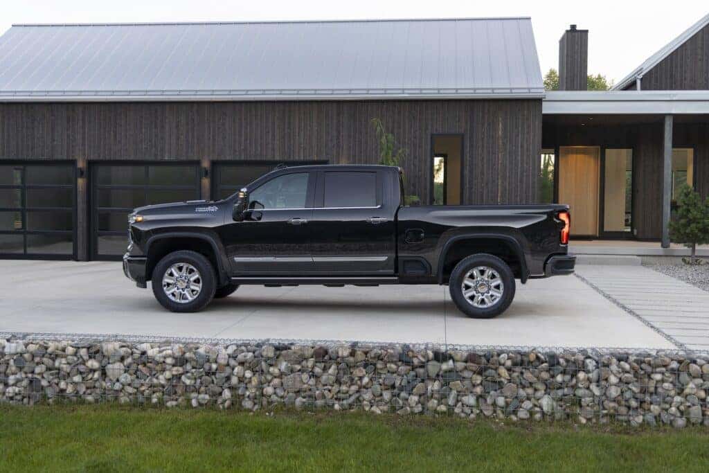 Profile view of the 2024 Chevrolet Silverado HD High Country