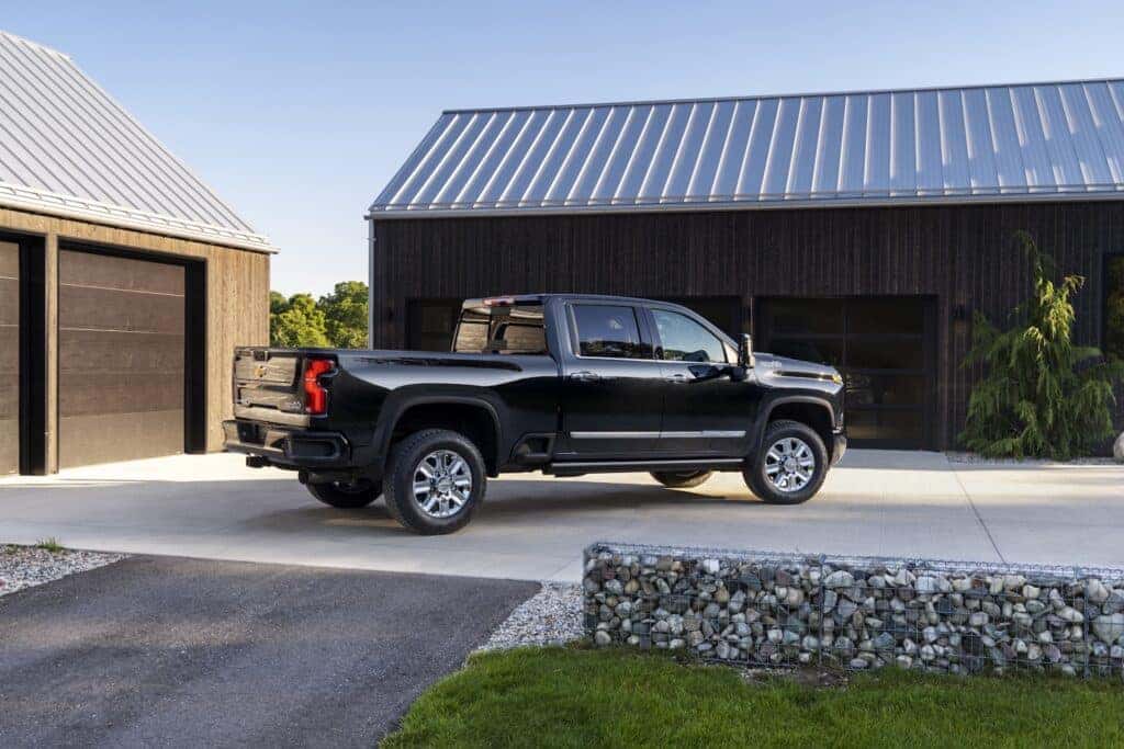 Rear 3/4 view of the 2024 Chevrolet Silverado HD High Country