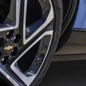 2026 Chevrolet Equinox EV LT 2 Riptide Blue Metallic aluminum wheel