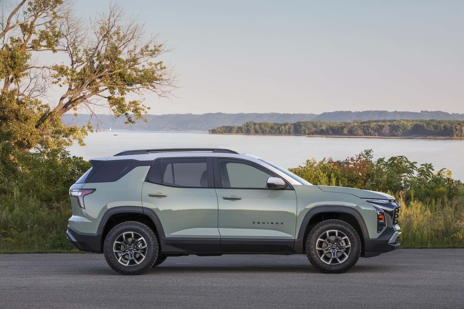 2026 Chevrolet Equinox Side Profile View