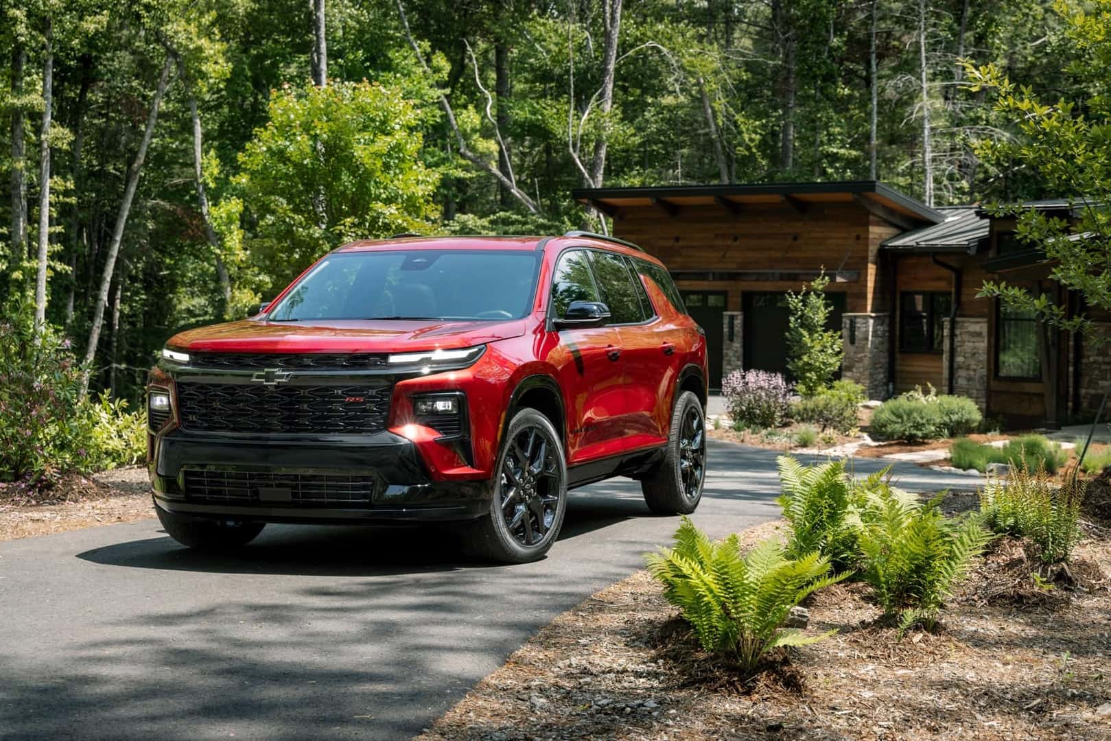 2024 Chevrolet Traverse RS Front Profile